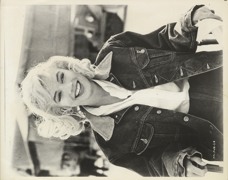 Marilyn Monroe Candid Smiling on The Misfits Movie Set 1962 8x10 Vintage Silver Gelatin Photo